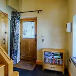 1 Bed In Village Llh18